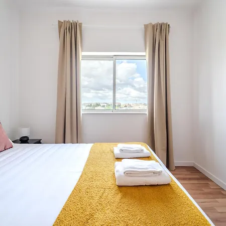 Mira Bracara By House And People